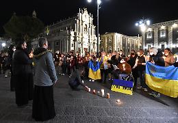 Catania, in piazza Duomo la veglia di preghiera per la pace in Ucraina