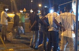 Niente più vigilanza su centri migranti in sorveglianza Covid: è fuga