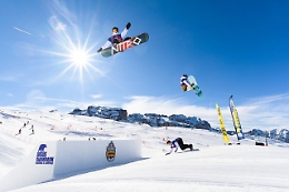 Snowboard: a Obereggen la 'Red Bull Hammers with Homies'