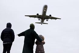 Spazio aereo italiano chiuso a Mosca, per 4 studenti il rientro a casa è un'odissea