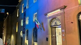 L'Accademia delle Belle Arti si colora di giallo e blù