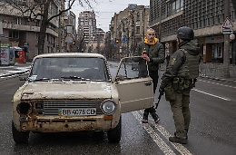 Negoziati Russia-Ucraina: incontro nella foresta con un'ipotesi di cessate il fuoco