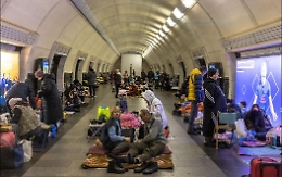 Ucraina: attesa per i colloqui di pace ma Mosca "martella" Kiev, già un milione di profughi