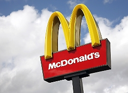 McDonald's cerca 150 persone per i suoi ristoranti in Sicilia: ecco come presentare le domande
