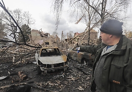 Terzo round dei colloqui nel weekend con richieste di Putin e "giallo" su presenza di Zelensky in Ucraina