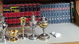 Era pronto a rubare ampolla e calici in chiesa alla Civita: preso e denunciato