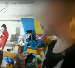 Bimba canta canzone di "Frozen" in rifugio antiaereo: la sua voce emoziona il web