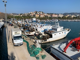 Caro gasolio: pescherecci fermi in Liguria, così si chiude