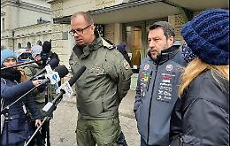 Salvini contestato a Przemysl, il sindaco: «Lei aveva la maglietta di Putin, io non la ricevo»