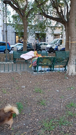 Catania: "Che dire di tutta la piazza Verga? Uno schifo"