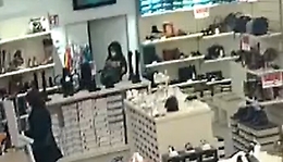 La ladra di cellulari a Palermo si giustifica: «Mi servivano per comprare la droga»