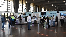 Dal Covid ai profughi ucraini, il piano siciliano per salvare gli hub (e un bacino di 9mila precari che fa gola)