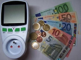 Bonus elettrodomestici 2025 per ridurre la bolletta: voucher digitale, click day e sconto fino a 200 euro per chi smaltisce il vecchio apparecchio