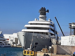 Il superyacht di Abramovich giunto in Montenegro: era stato avvistato anche in Sicilia