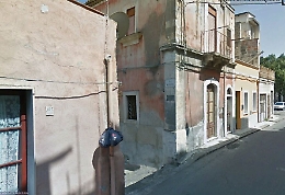 Femminicidio a Lentini, una donna uccisa con una coltellata alla gola