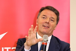 Caro benzina: Renzi, bene tetto, ma in cornice più ampia