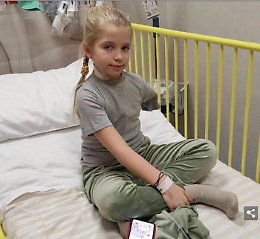 La piccola Sasha perde un braccio: «Perche i russi ci hanno sparato?»