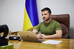 Video su invito di Zelensky agli ucraini a deporre le armi: è un fake