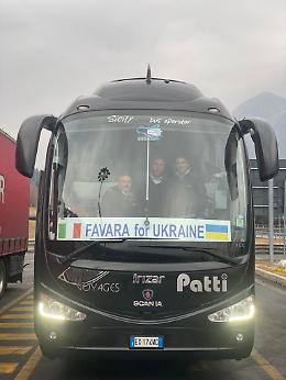 Il "Bus di Carla" a Lamezia Terme: pronta accoglienza dei profughi in Sicilia