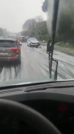 La grandine ricopre la Ct-Messina e provoca incidenti e feriti