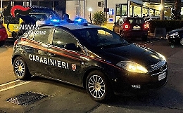 Rubano ciò che resta dopo furto con "spaccata" in distributore di carburanti: presi