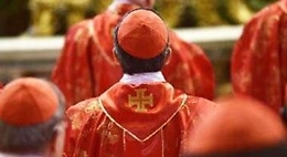 Si spacciava per un cardinale e prometteva posti di lavoro in cambio di 2500 euro