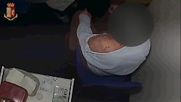 Infermiera no vax arrestata a Palermo: faceva finta di vaccinare i pazienti