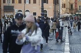 Covid, stato di emergenza sta per scadere: Italia tutta bianca e Green pass allentato