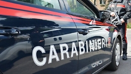 Non si fermano all'alt dei Cc e speronano l'auto di servizio: tre giovani arrestati