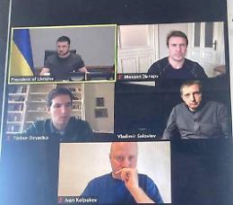 La sfida di Meduza a Putin: trasmessa l'intervista a Zelensky nonostante il divieto della censura di Mosca