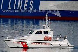 Acireale, fa il bagno nonostante la mareggiata: disperso in mare un 27enne