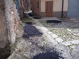 Aragona, lo scempio d'asfalto (poi rimosso con le scuse del sindaco)