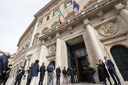 Autismo: Camera illuminata di blu per Giornata mondiale