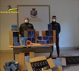 Enna, sequestrati due milioni di filtri e cartine per sigarette