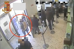 Le droghe sintetiche vendute sul deepweb e pagate in bitcoin: giro d'affari di 150mila euro al mese