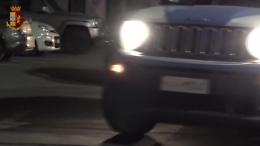 Catania, droga spedita nascosta nel dvd e nei puzzle