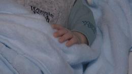 Un "orsacchiotto aviatore" per il bimbo di Sciacca salvato dall'Aeronautica militare