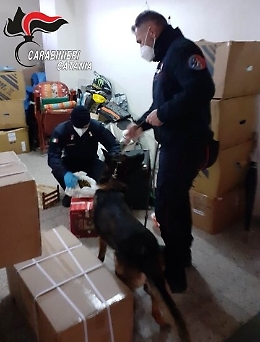 Posti di controllo a Riposto: identificate 28 persone e scovato un puscher
