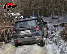 Ghiaccio e neve sui Nebrodi: due turiste tedesche restano bloccate con il camper