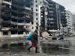 Fossa comune con decine di corpi vicino a Kiev