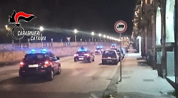 Controlli serrati a Caltagirone: una denuncia per furto e multe ad automobilisti indisciplinati