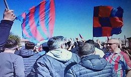 Mille tifosi a Torre del Grifo per l’“ultimo saluto” al Calcio Catania: tra cori e lacrime
