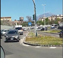 Catania, Via Santa Sofia: caos giornaliero e assenza di controlli