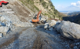 Cava abusiva di calcarenite sequestrata nel Messinese