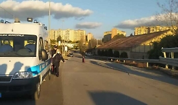 Passeggero su una moto muore nello scontro con un'auto