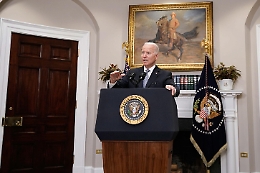 Biden chiude i porti Usa alle navi russe e fornisce altri 800 mln di dollari di aiuti militari