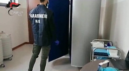 Crioterapia, parrucchieri e centri estetici come ambulatori medici: sequestri anche in Sicilia