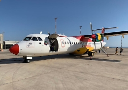 Motore dell'aereo guasto, cancellati i voli per Lampedusa e il sindaco Martello insorge: «Non siamo merce»