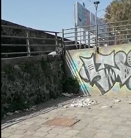 Catania: lungomare liberato...non certo dalla sporcizia