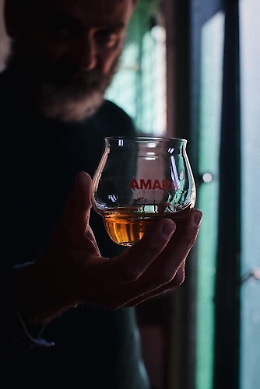 E' siciliano il migliore amaro al mondo a base di arancia rossa Igp